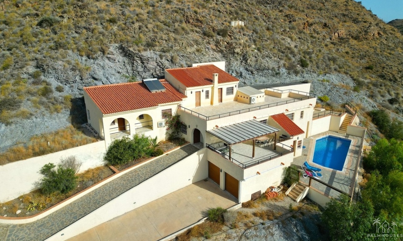 Resale - Villa - Mojacar
