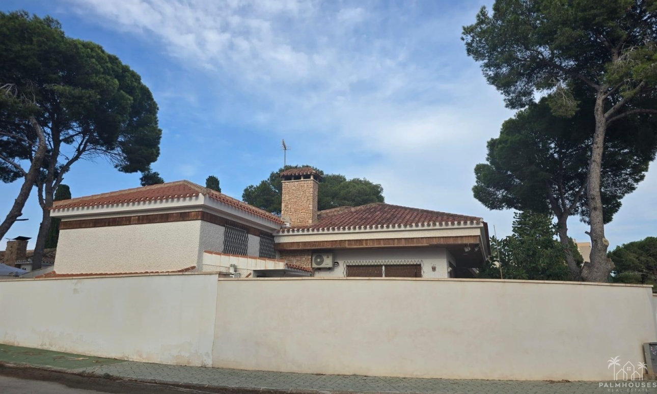 Resale - Villa - Orihuela Costa - Campoamor
