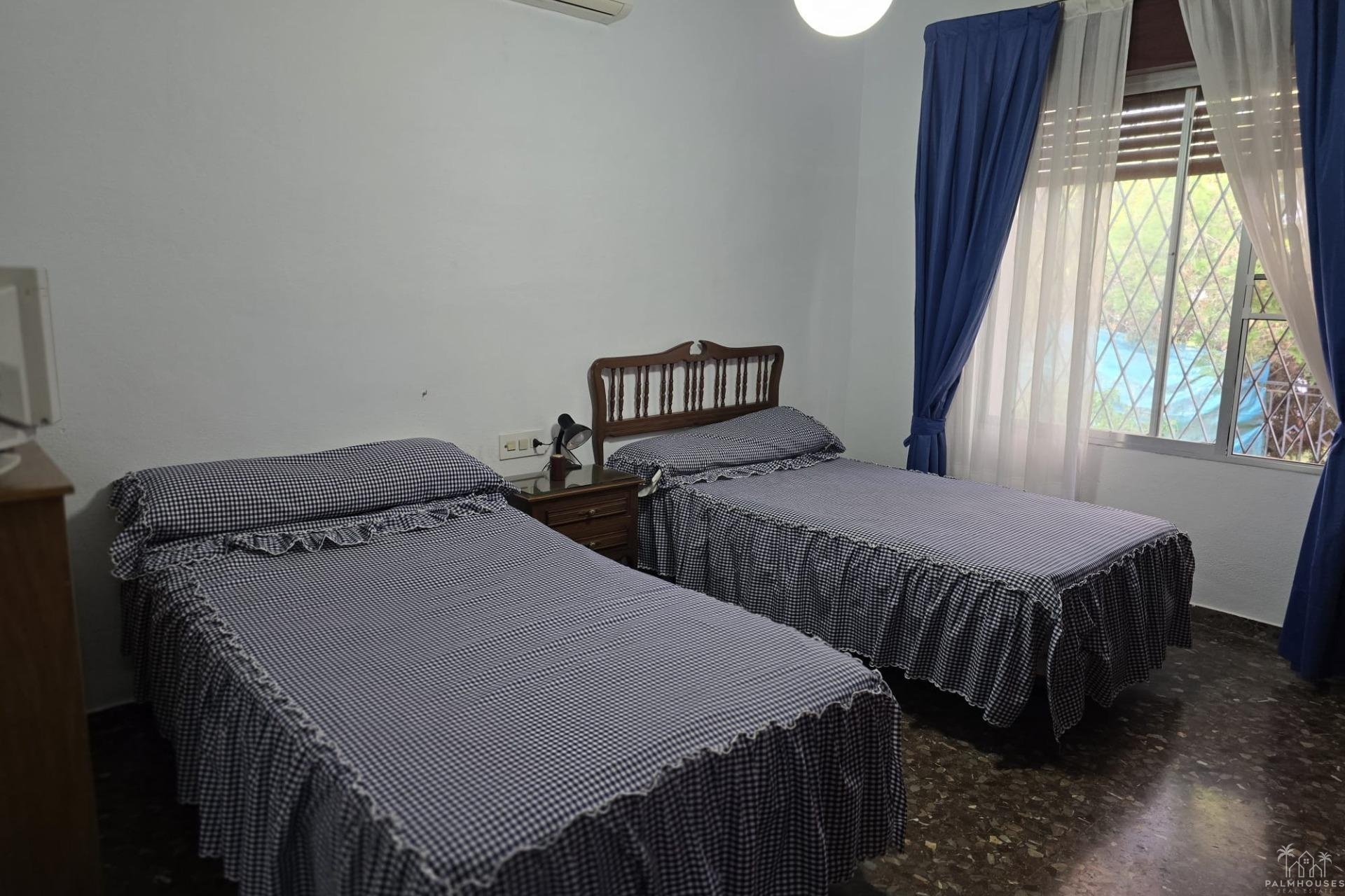 Resale - Villa - Orihuela Costa - Campoamor