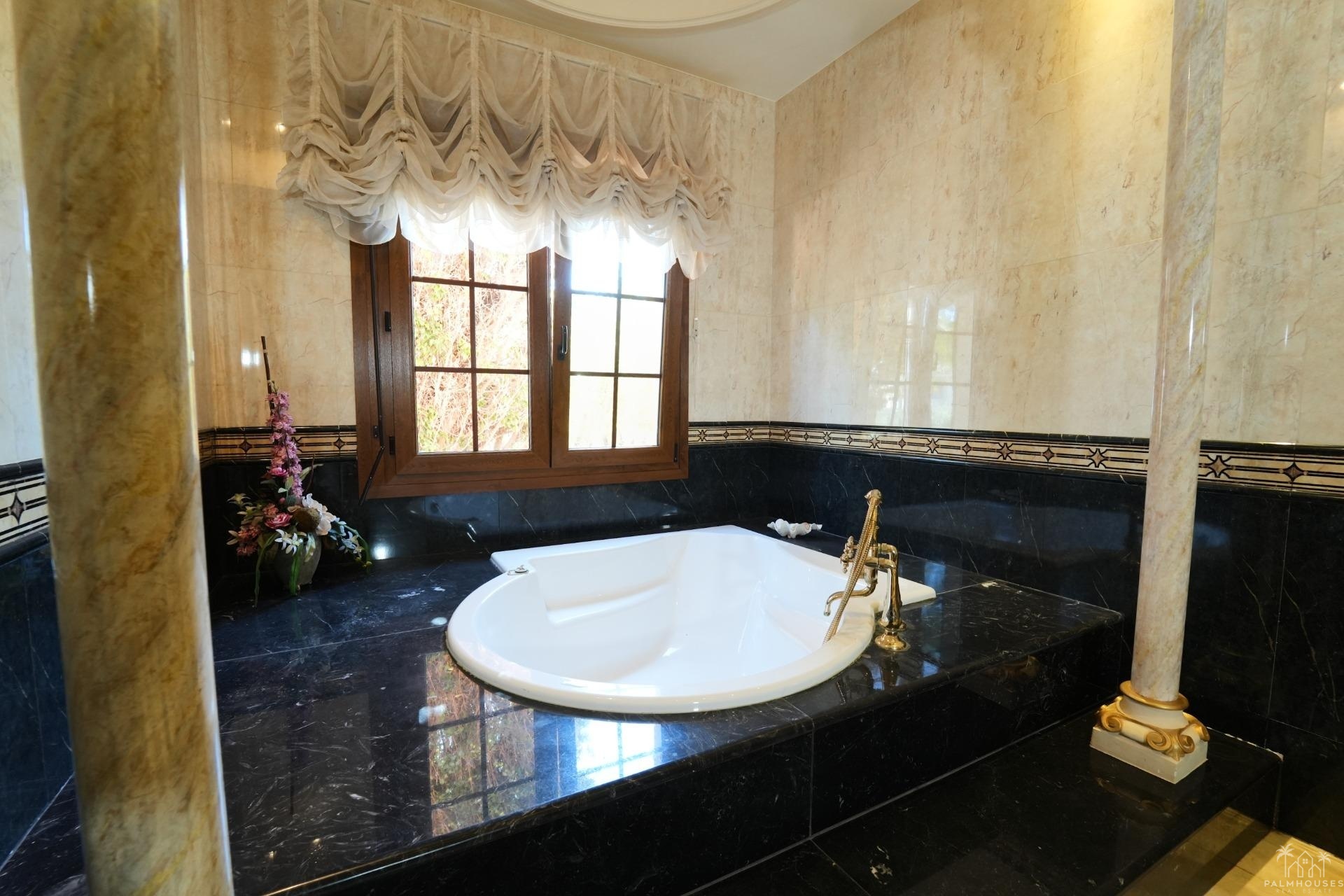Resale - Villa - Orihuela Costa - Campoamor