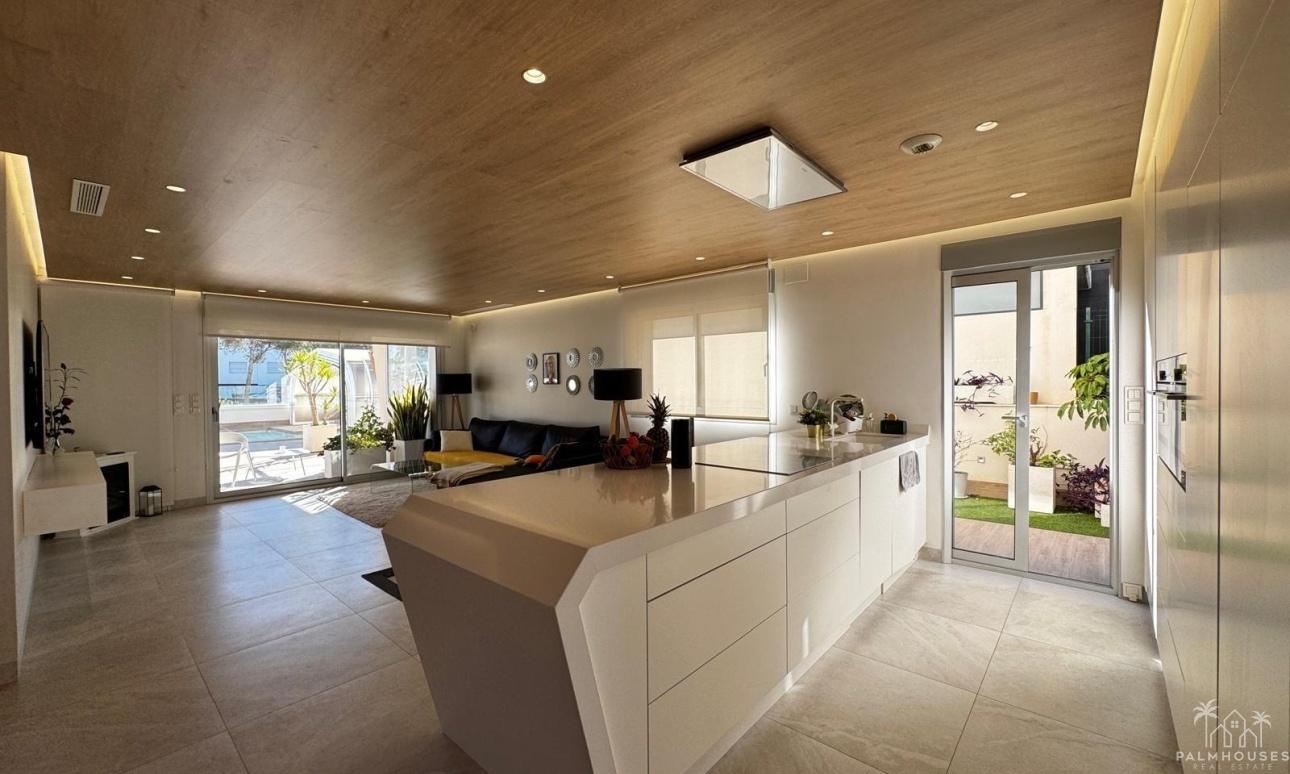 Resale - Villa - Orihuela Costa - Campoamor