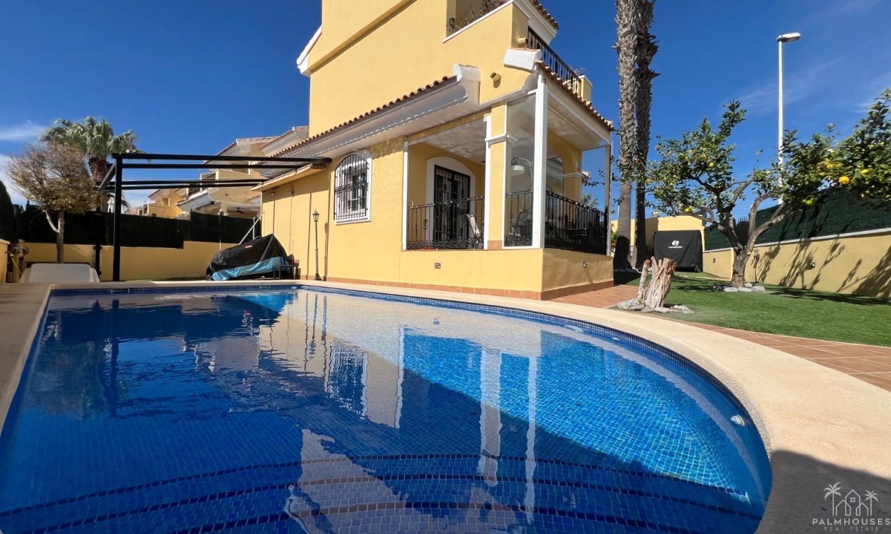 Resale - Villa - Orihuela Costa - Costa Blanca