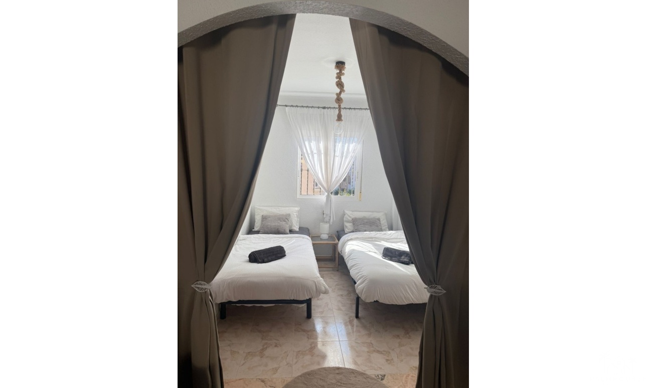 Resale - Villa - Orihuela Costa - Costa Blanca