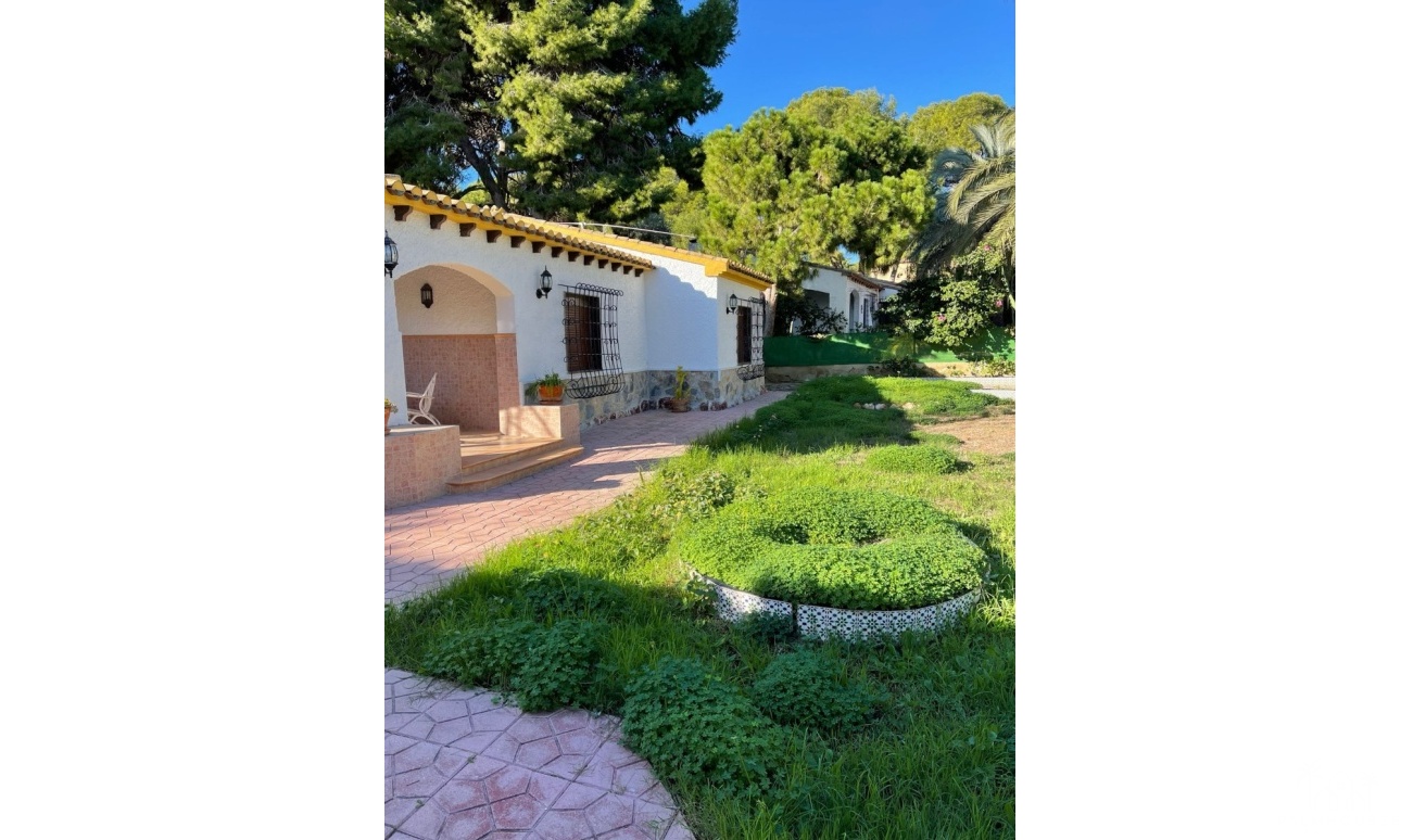 Resale - Villa - Orihuela Costa - Costa Blanca