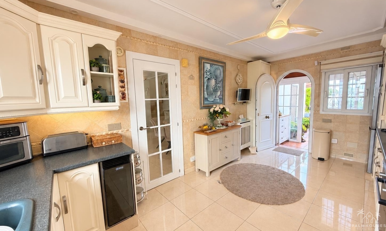 Resale - Villa - Orihuela Costa - Costa Blanca