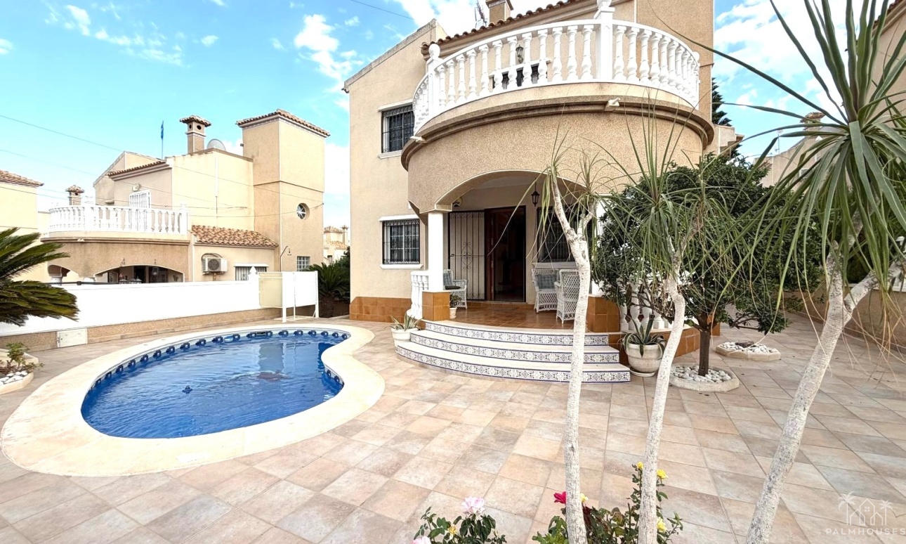 Resale - Villa - Orihuela Costa - Costa Blanca