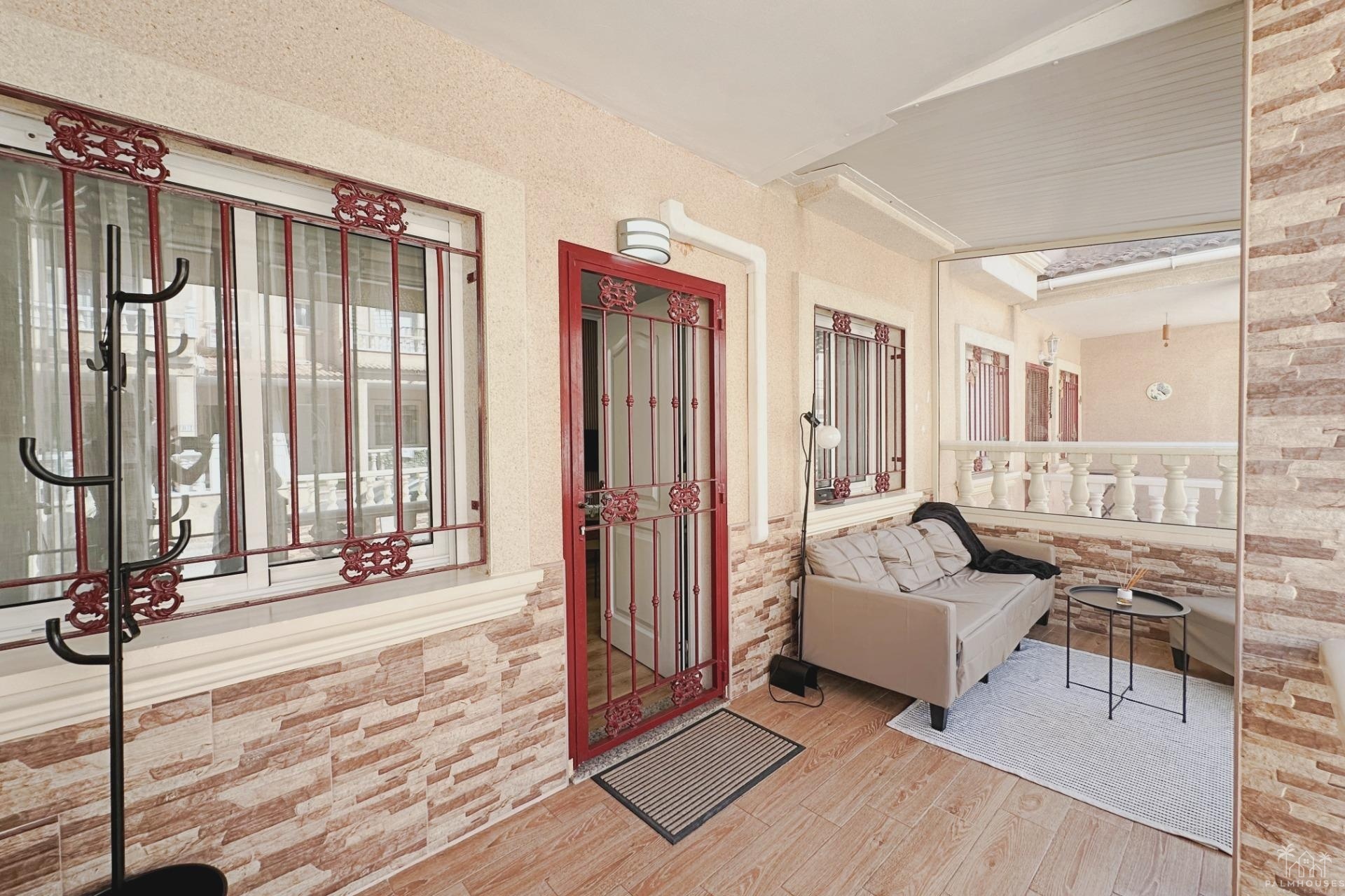Resale - Villa - Orihuela Costa - La Zenia