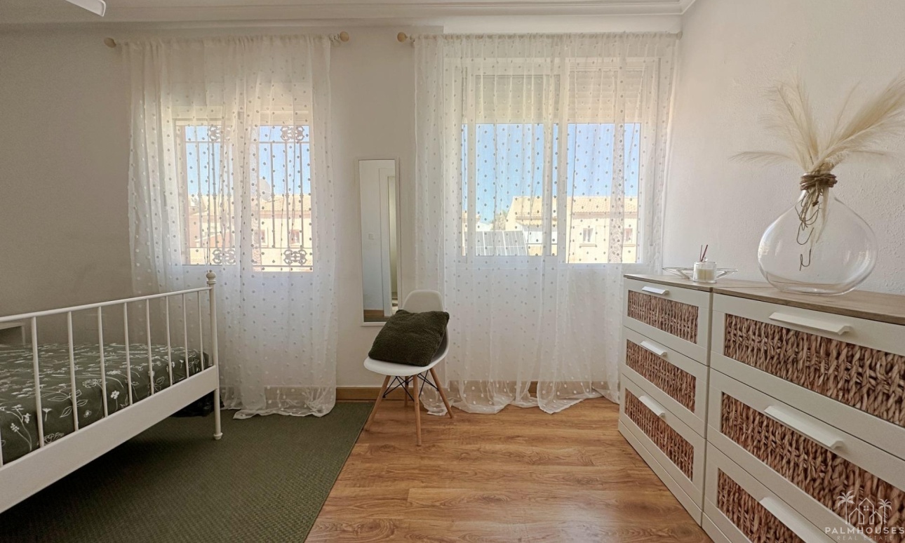 Resale - Villa - Orihuela Costa - La Zenia