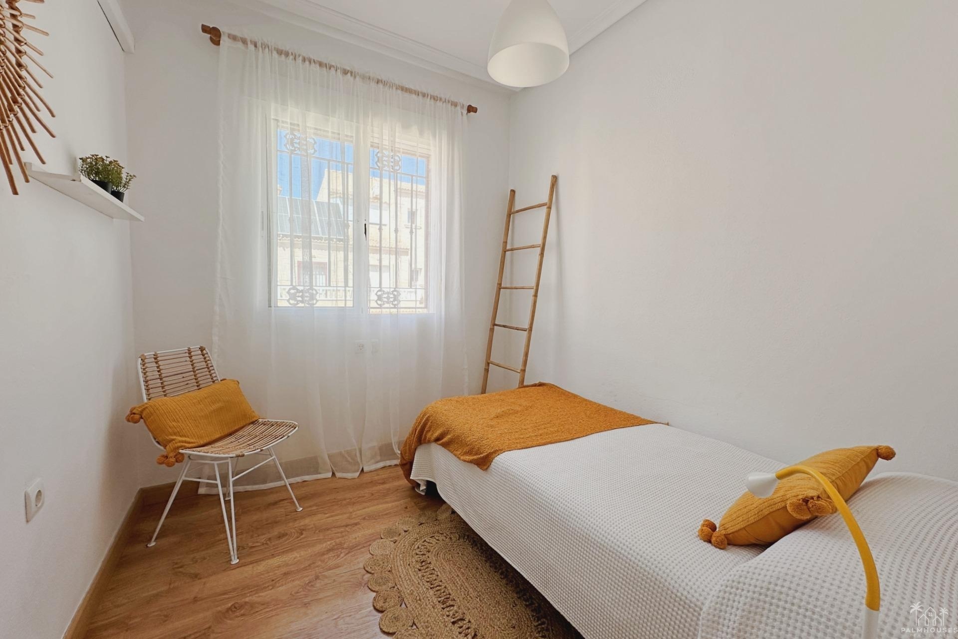 Resale - Villa - Orihuela Costa - La Zenia