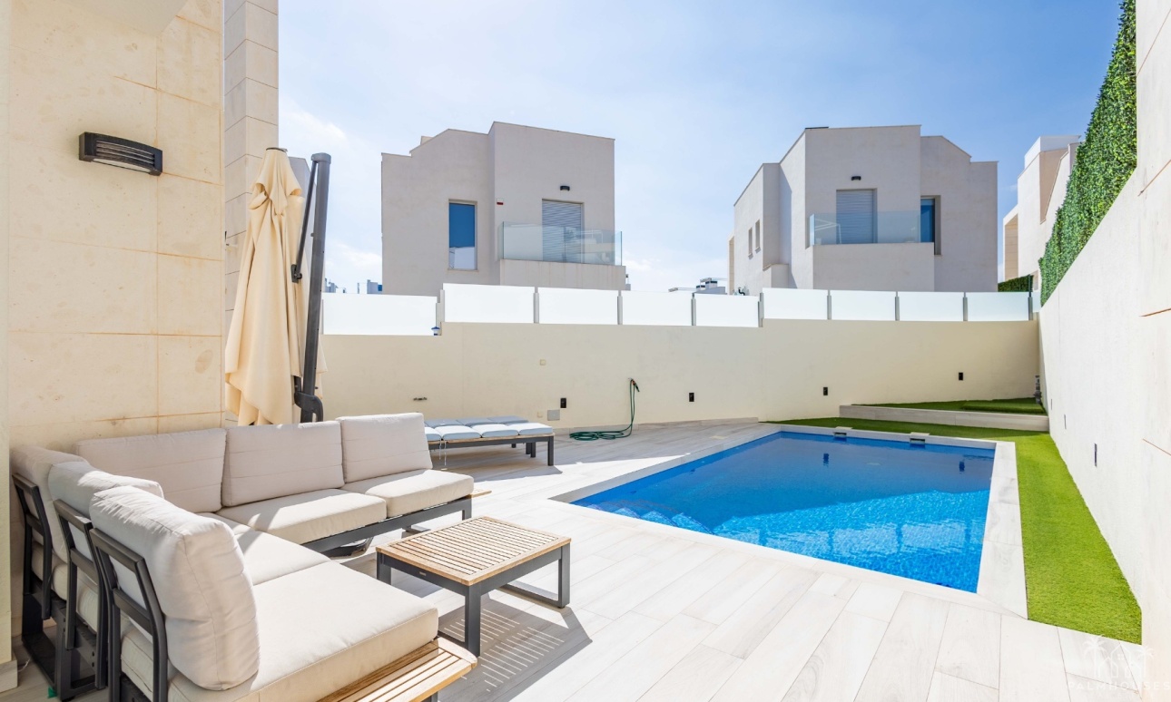 Resale - Villa - Orihuela Costa - Lomas de Cabo Roig