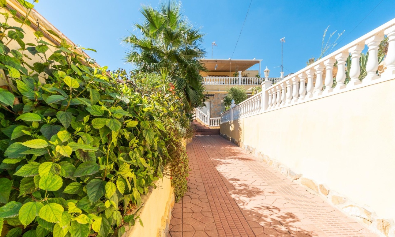 Resale - Villa - Orihuela Costa - Los Balcones