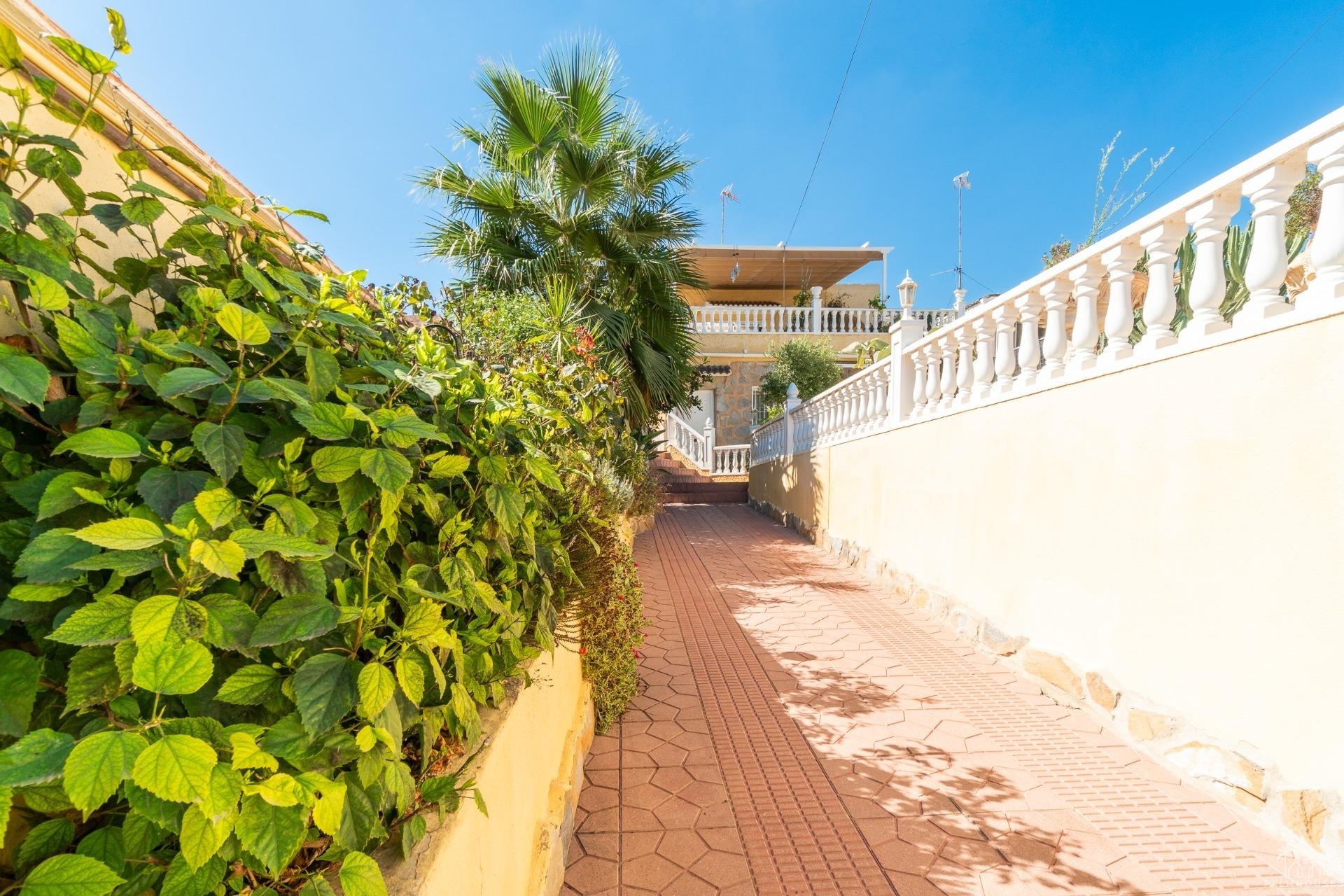 Resale - Villa - Orihuela Costa - Los Balcones