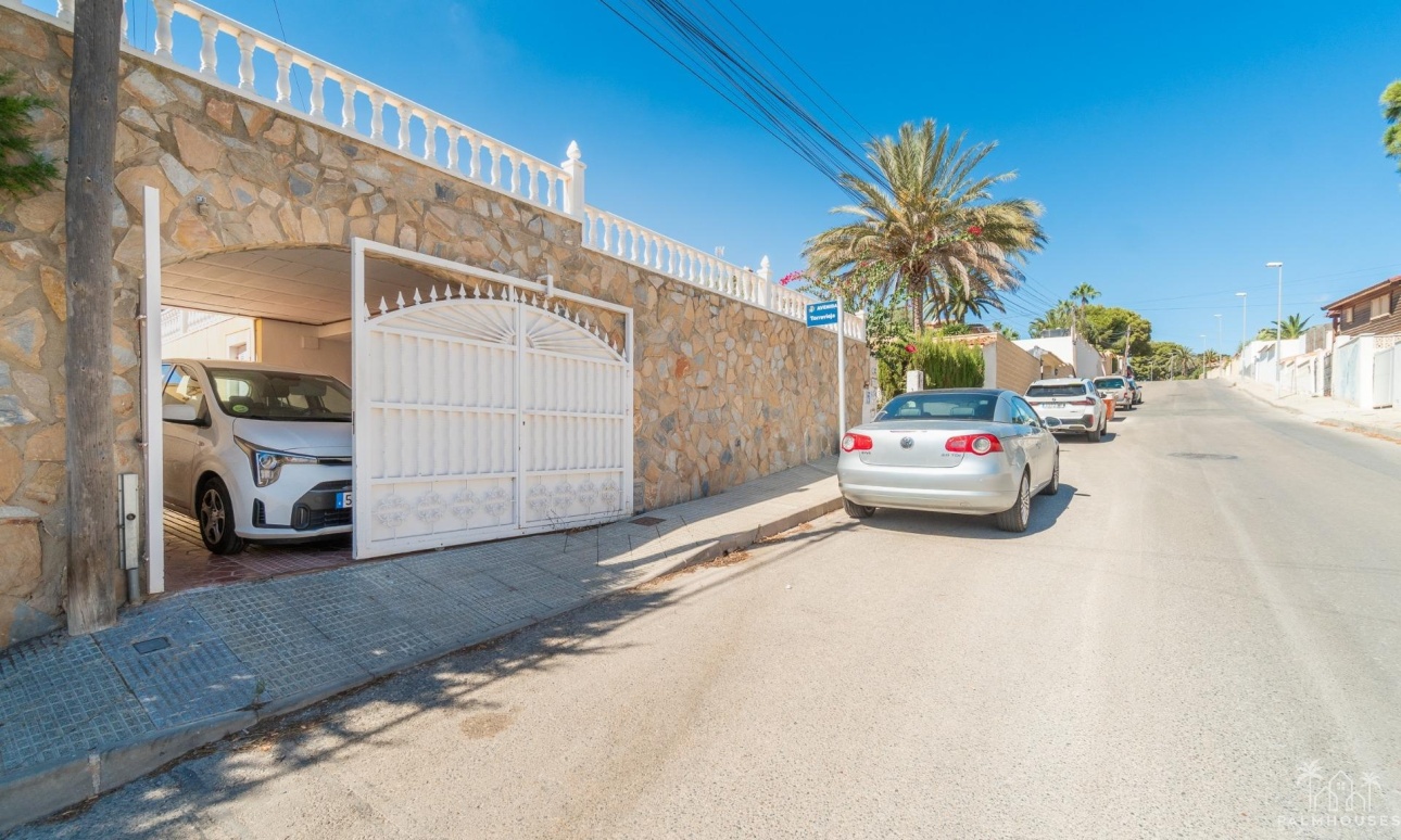 Resale - Villa - Orihuela Costa - Los Balcones