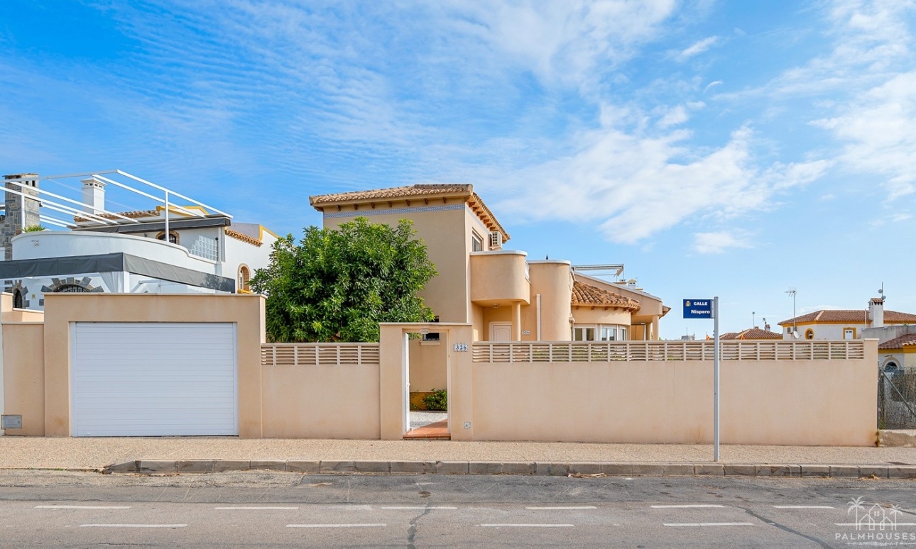 Resale - Villa - Orihuela Costa - Los Dolses
