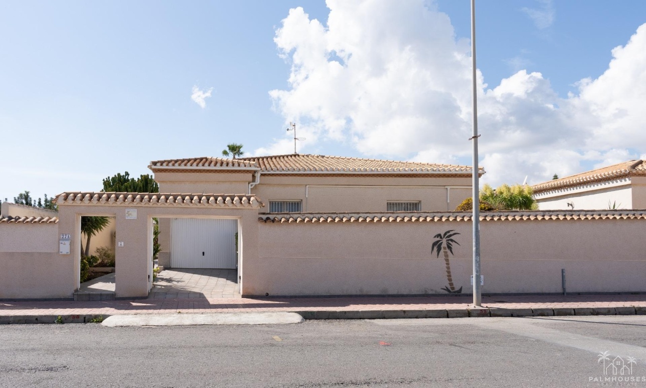 Resale - Villa - Orihuela Costa - Playa Flamenca