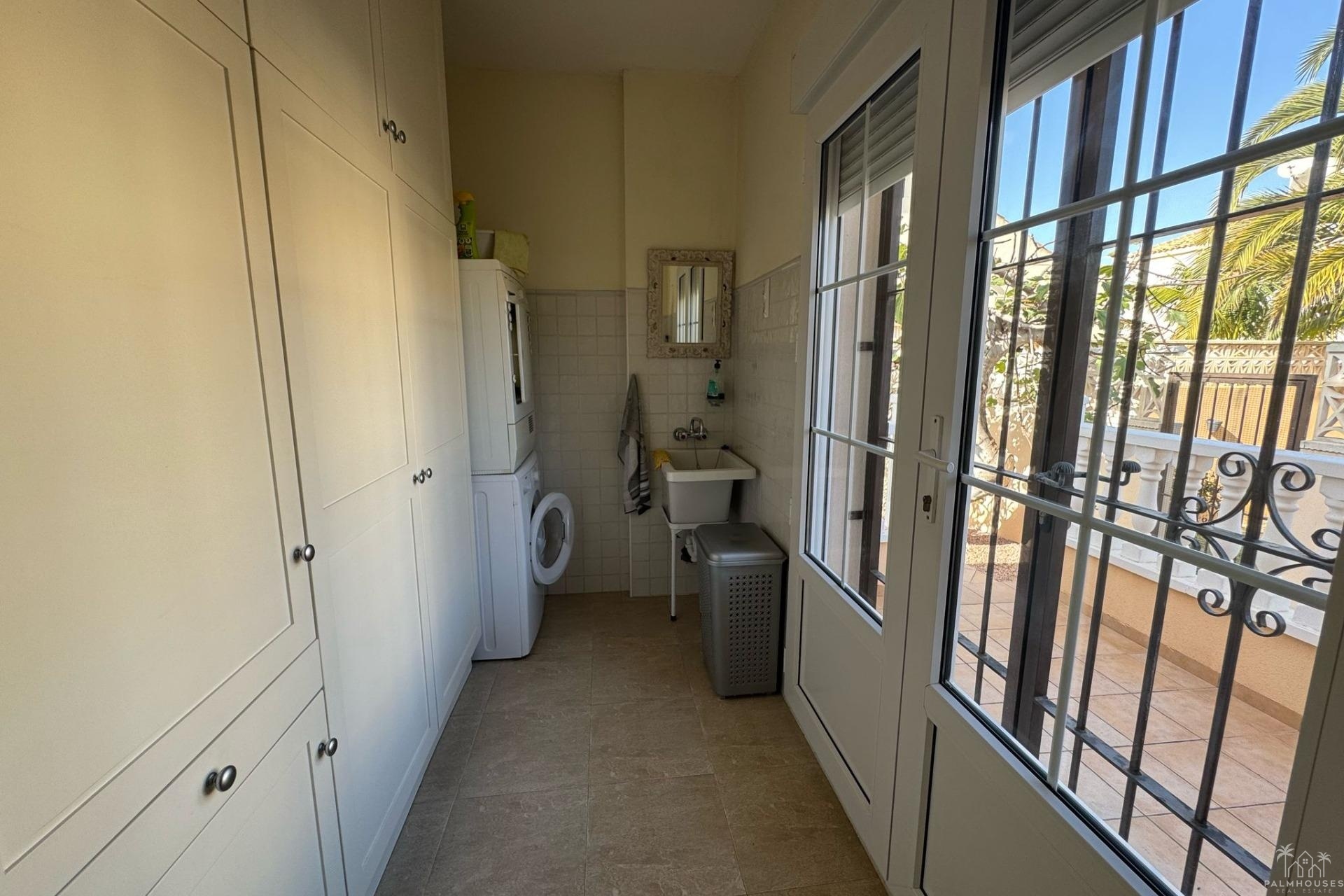 Resale - Villa - Orihuela Costa - Playa Flamenca