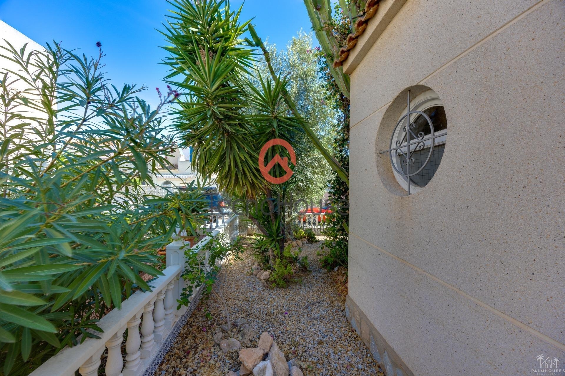 Resale - Villa - Orihuela Costa - Playa Flamenca