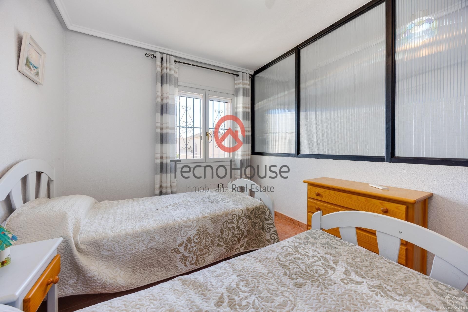 Resale - Villa - Orihuela Costa - Playa Flamenca