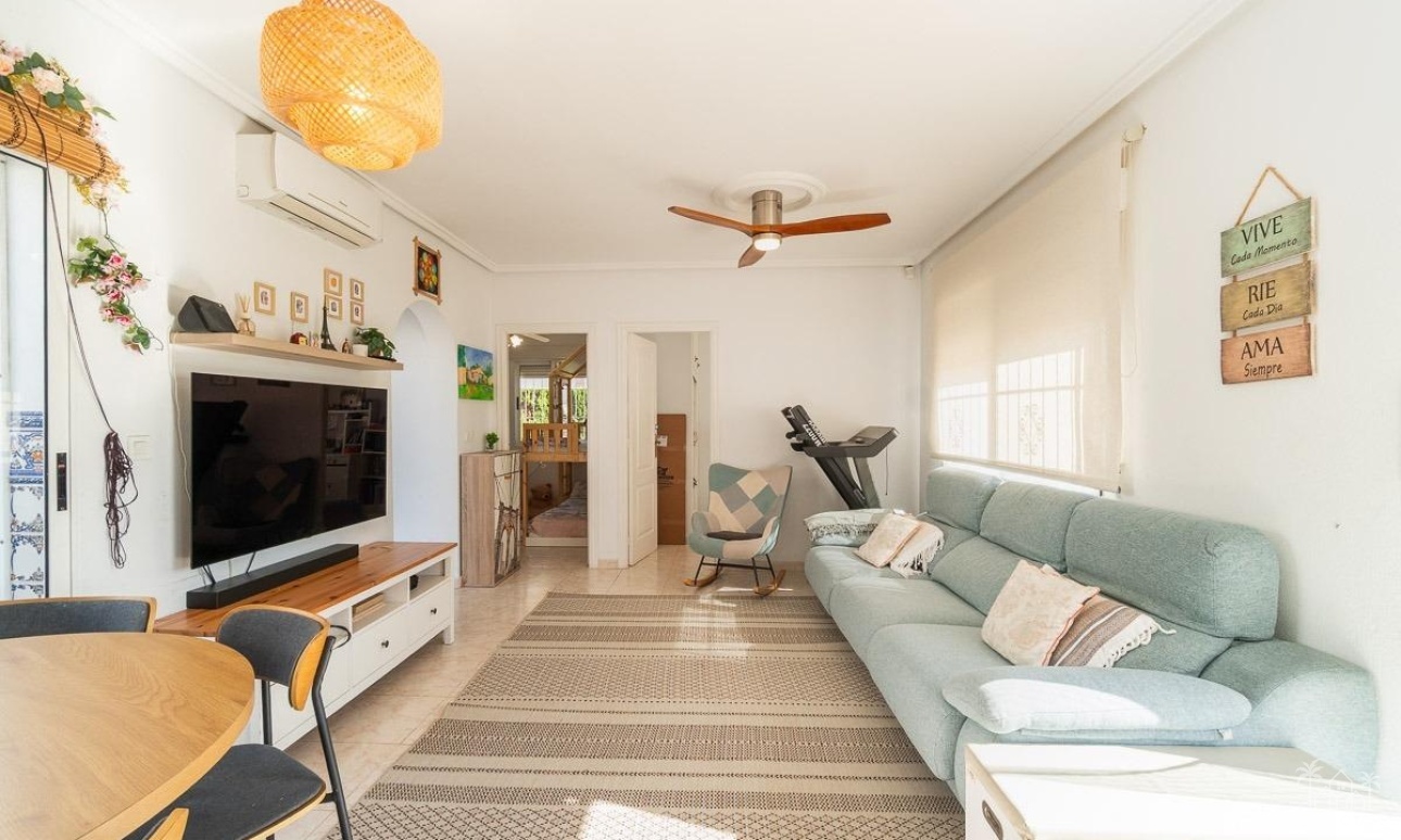 Resale - Villa - Orihuela Costa - Punta Prima