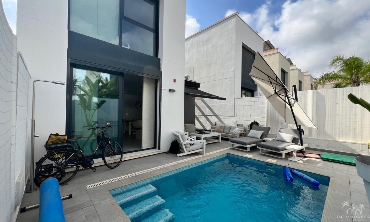 Resale - Villa - Orihuela Costa - Villamartin