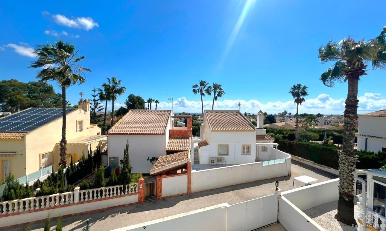 Resale - Villa - Orihuela Costa - Villamartin