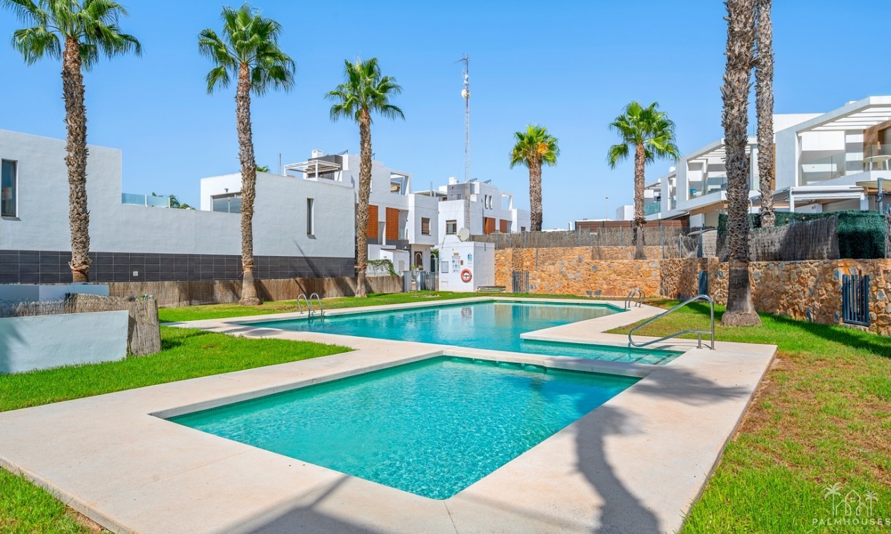 Resale - Villa - Orihuela Costa - Villamartin
