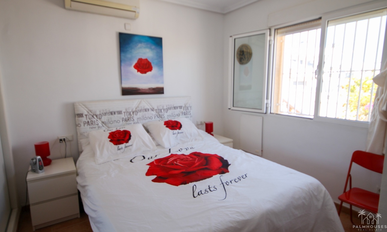 Resale - Villa - Orihuela Costa