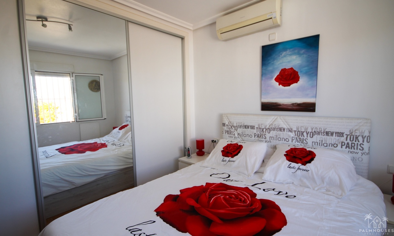 Resale - Villa - Orihuela Costa
