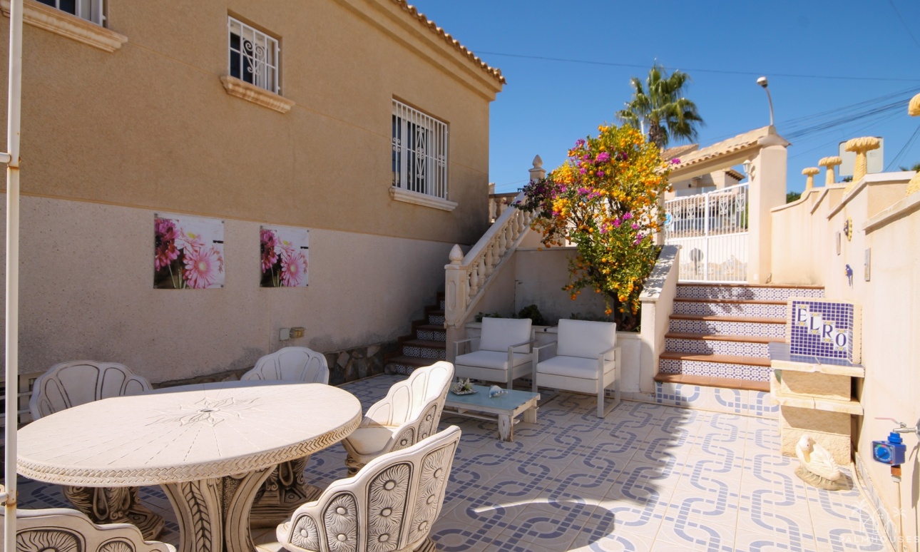 Resale - Villa - Orihuela Costa
