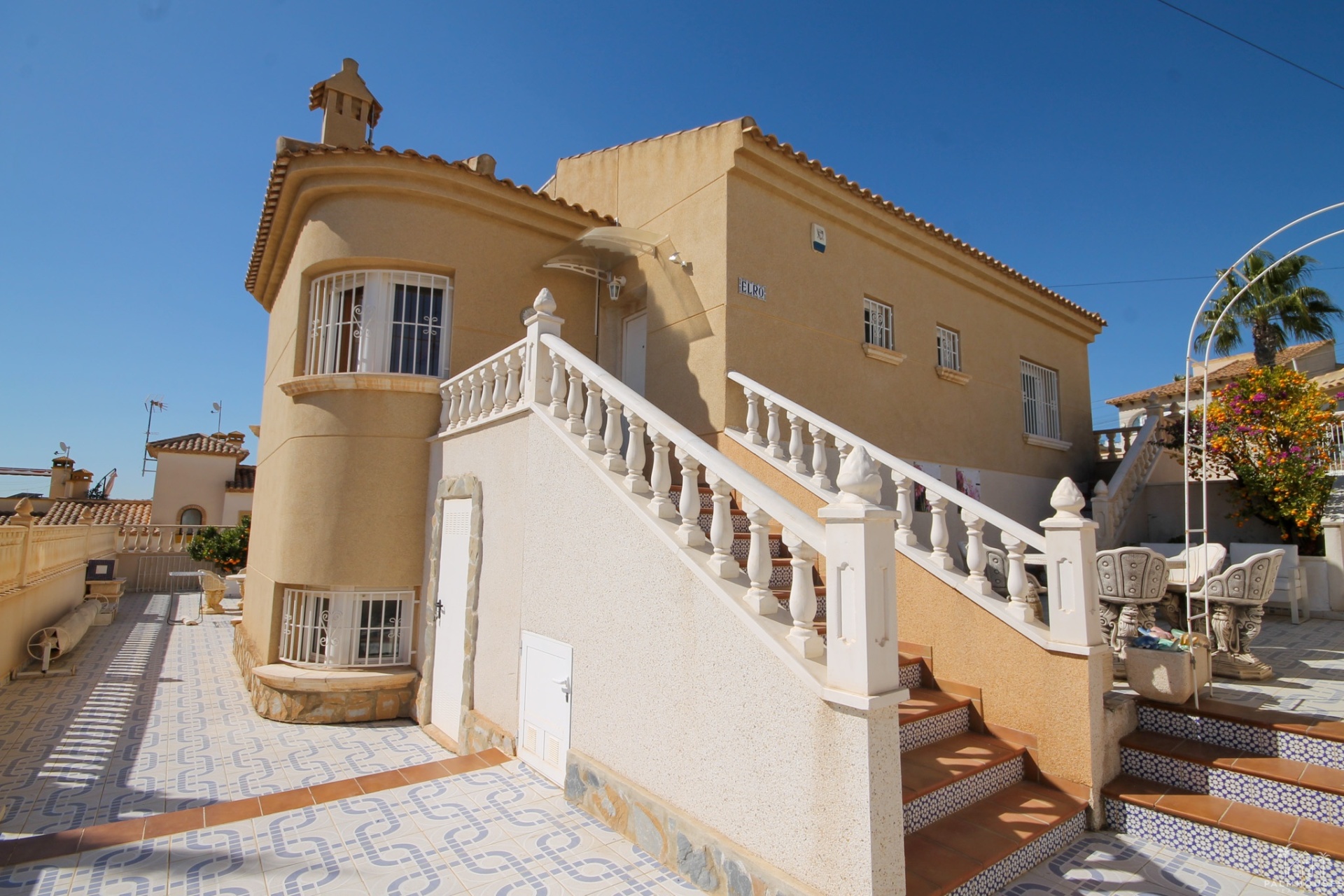Resale - Villa - Orihuela Costa
