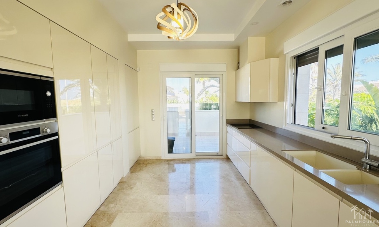Resale - Villa - Orihuela - La Zenia