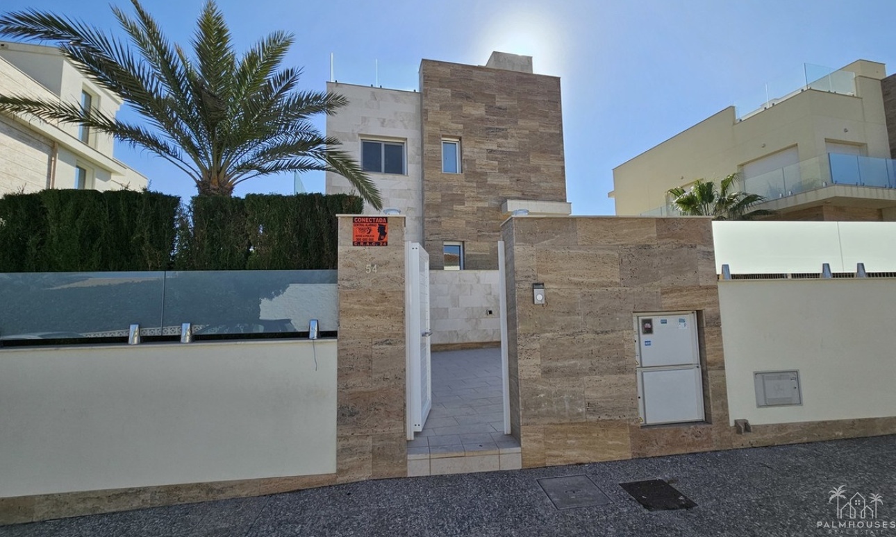 Resale - Villa - Orihuela - La Zenia