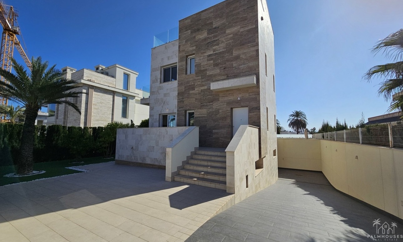 Resale - Villa - Orihuela - La Zenia