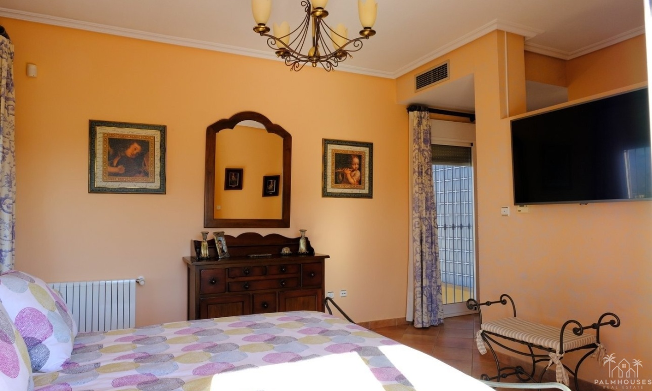Resale - Villa - Orihuela - Orihuela Ciudad