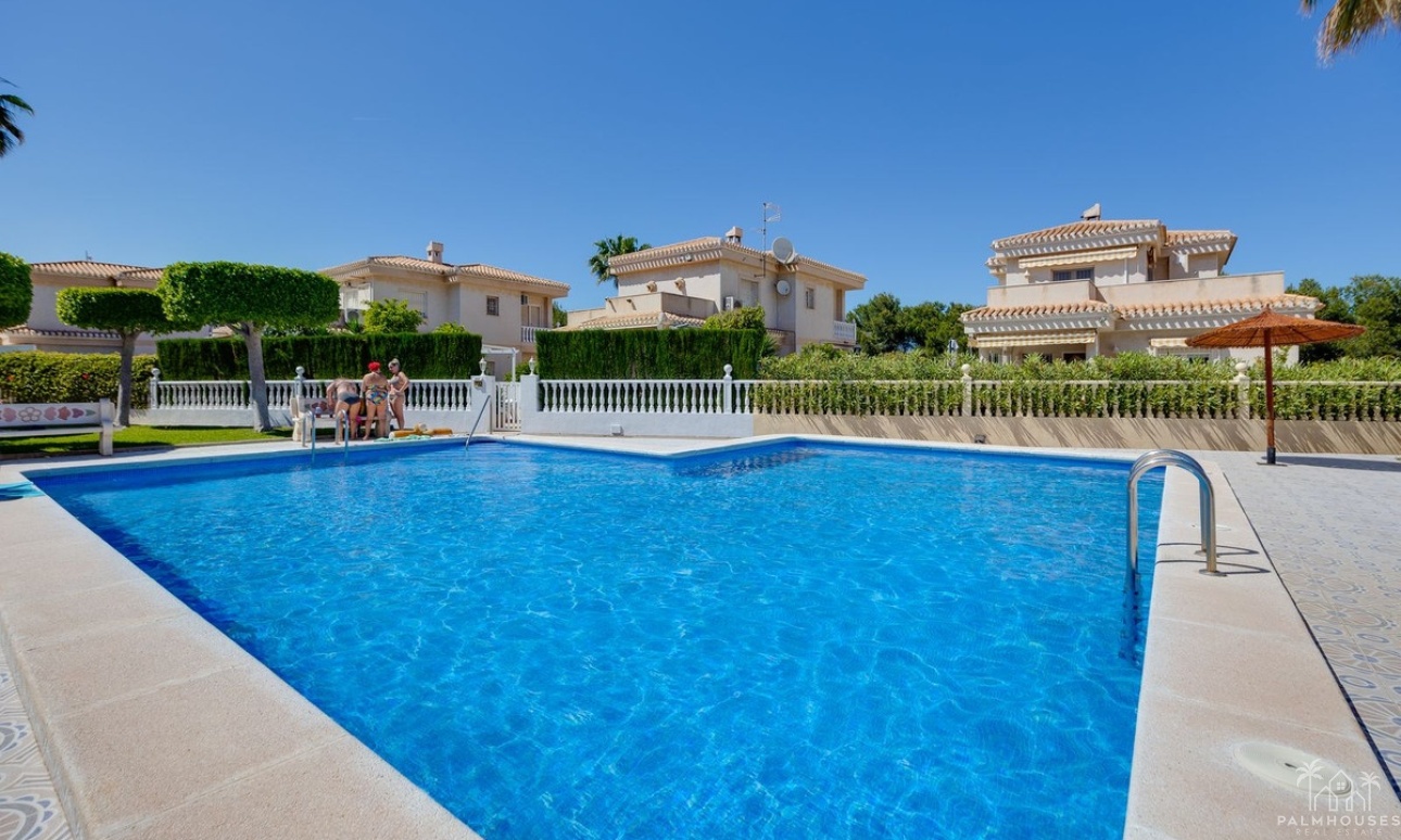 Resale - Villa - Orihuela - Orihuela Costa