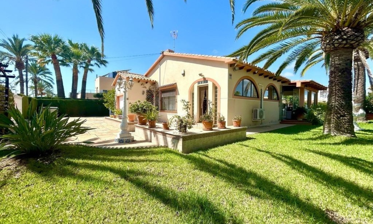 Resale - Villa - Orihuela - Orihuela Costa