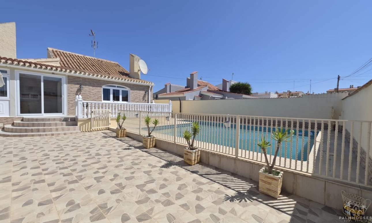 Resale - Villa - Orihuela - Orihuela Costa