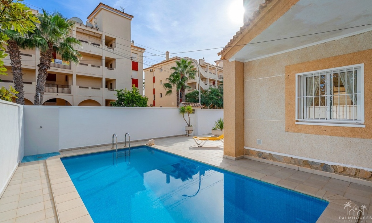 Resale - Villa - Orihuela - Playa Flamenca