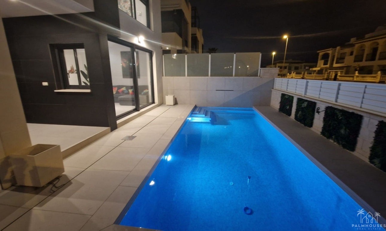 Resale - Villa - Orihuela - Punta Prima