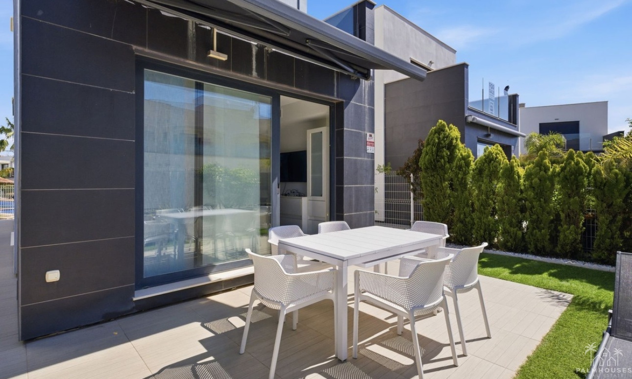 Resale - Villa - Orihuela - Punta Prima