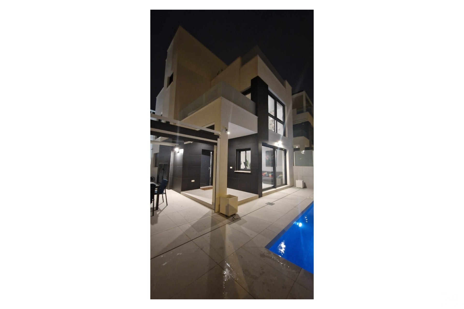 Resale - Villa - Orihuela - Punta Prima