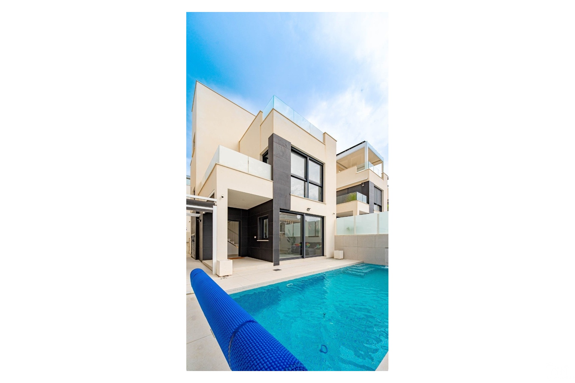 Resale - Villa - Orihuela - Punta Prima