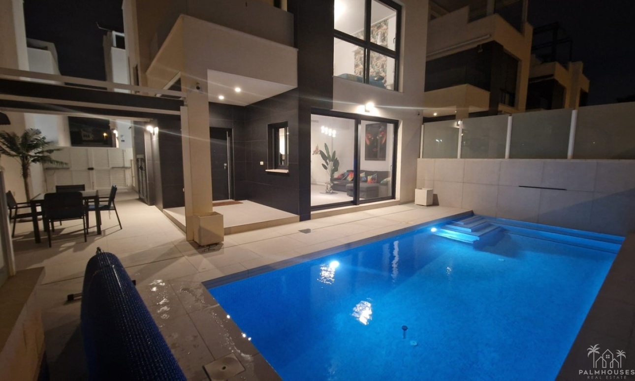 Resale - Villa - Orihuela - Punta Prima