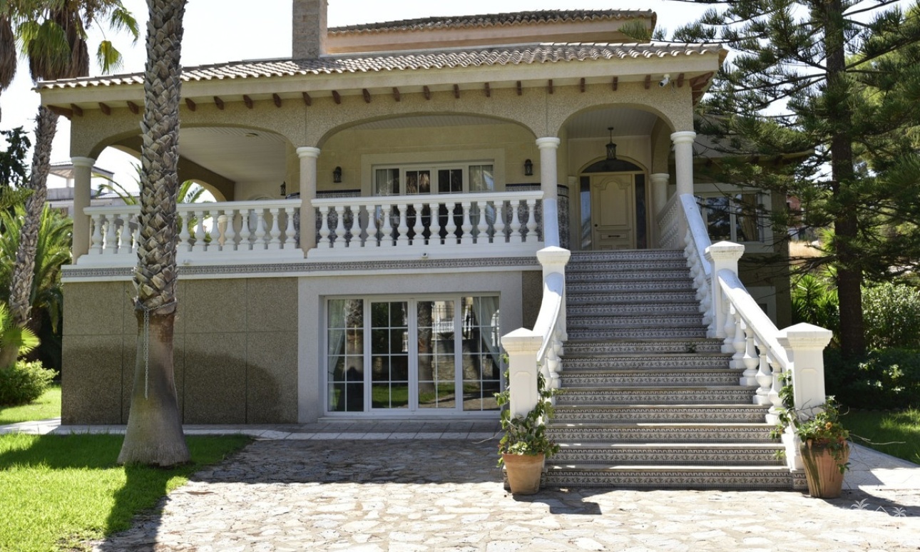 Resale - Villa - Orihuela - Villamartin