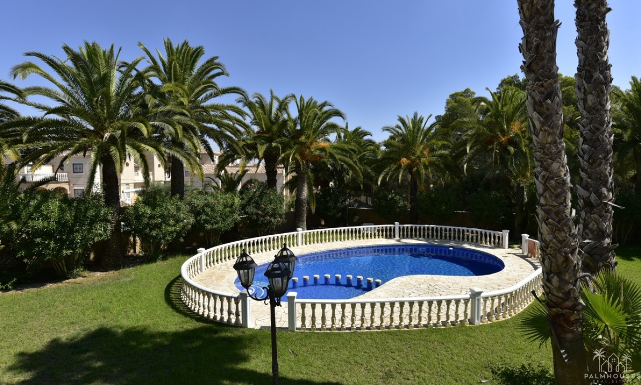Resale - Villa - Orihuela - Villamartin