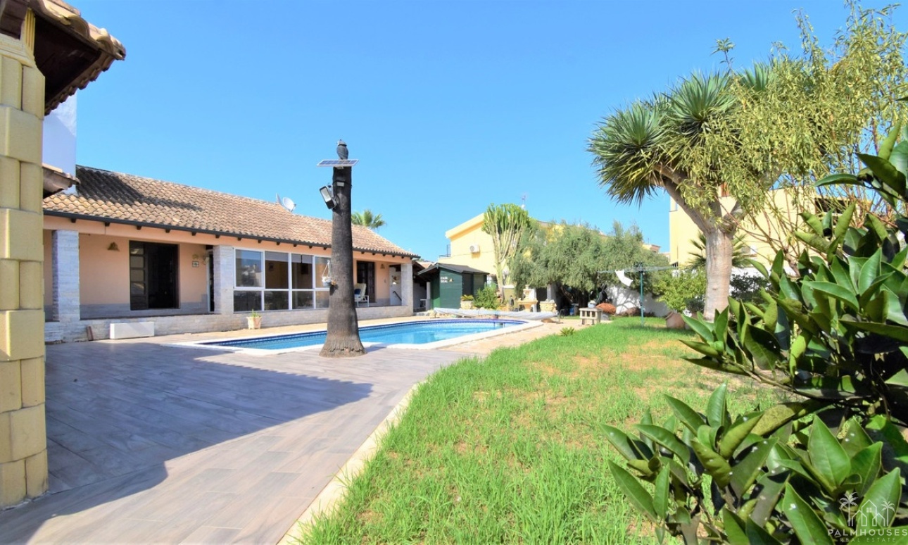 Resale - Villa - Orihuela - Villamartin