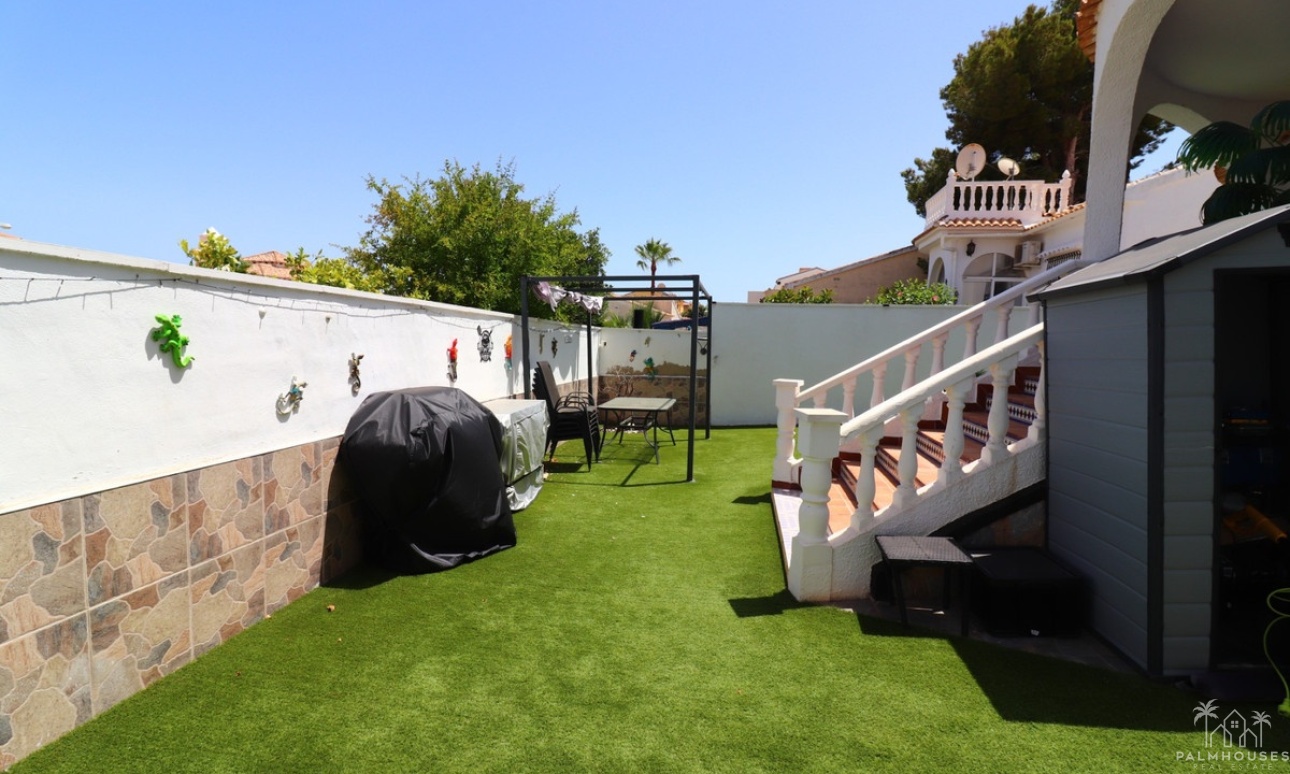 Resale - Villa - Orihuela - Villamartin
