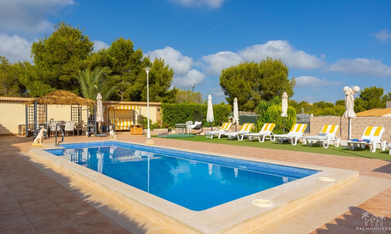 Resale - Villa - Orihuela - Villamartin