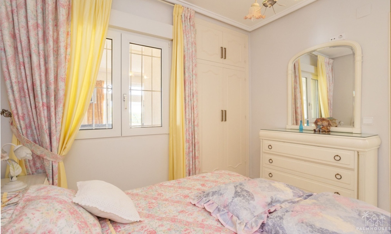 Resale - Villa - Orihuela - Villamartin