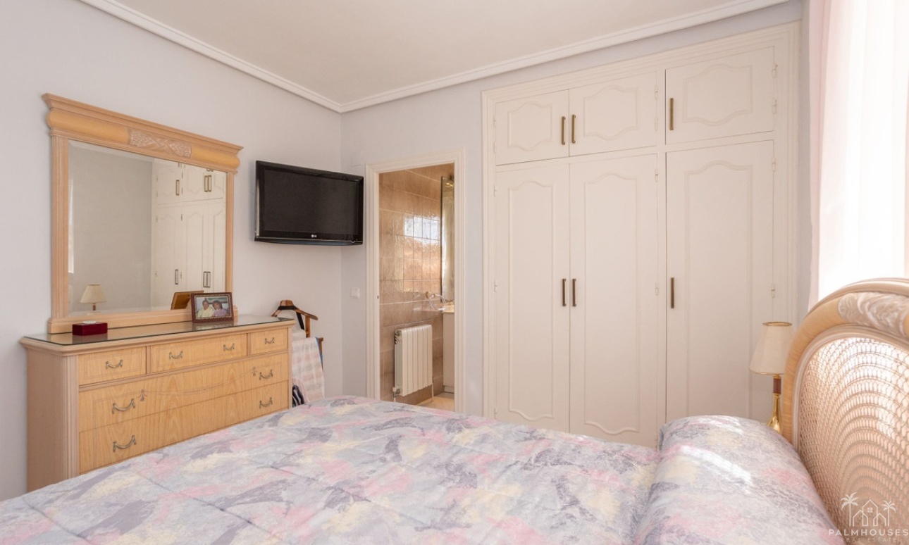 Resale - Villa - Orihuela - Villamartin